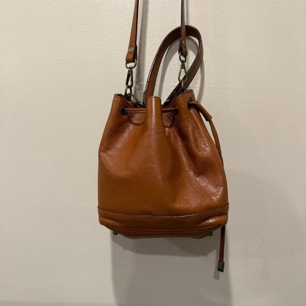 I MEDICI Firenze Drawstring Bucket Bag Shoulder Crossbody Leather Adjustable